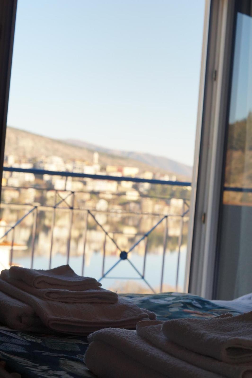 Daphne Luxury Apartment Кастория Экстерьер фото