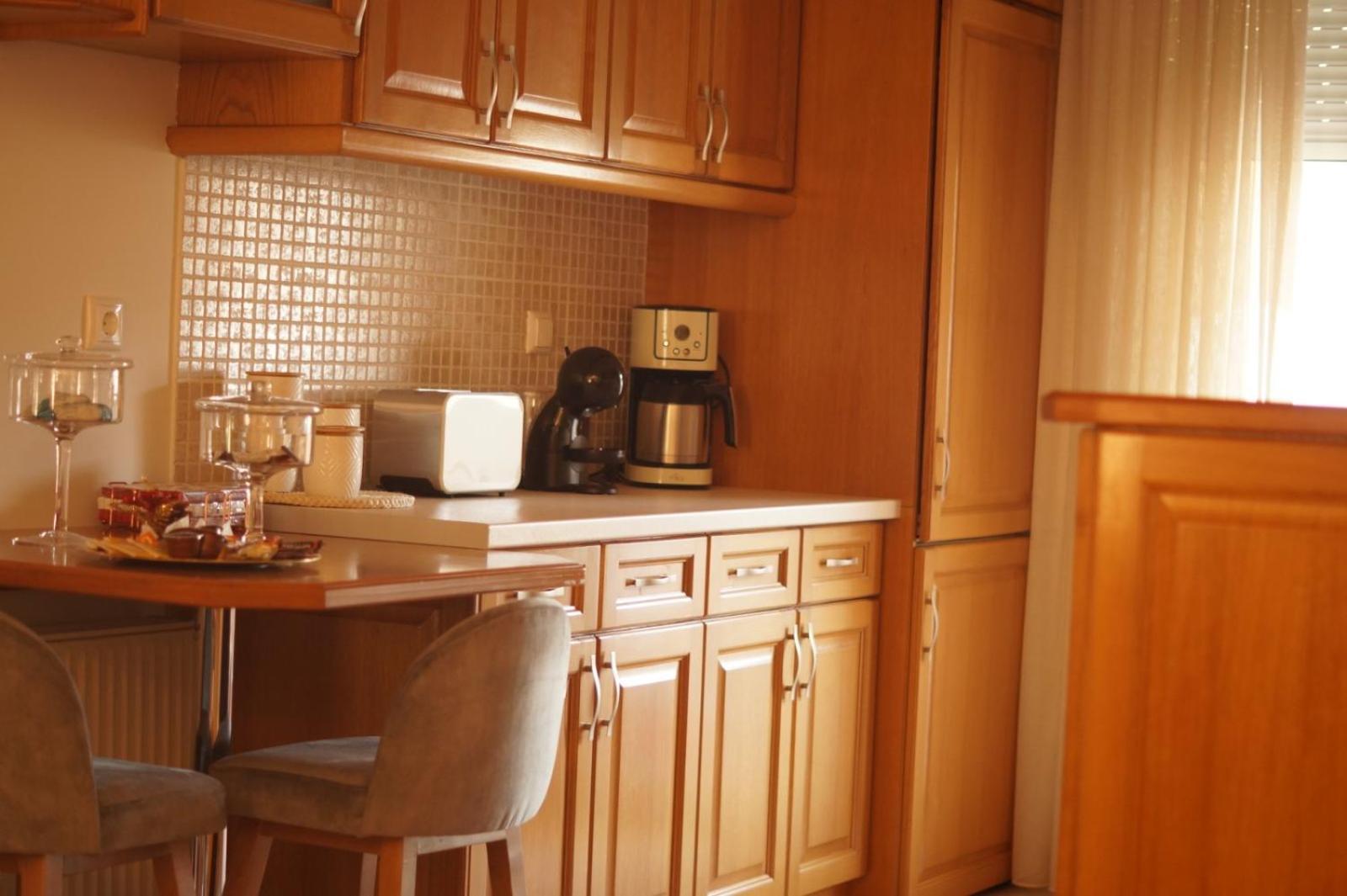 Daphne Luxury Apartment Кастория Экстерьер фото